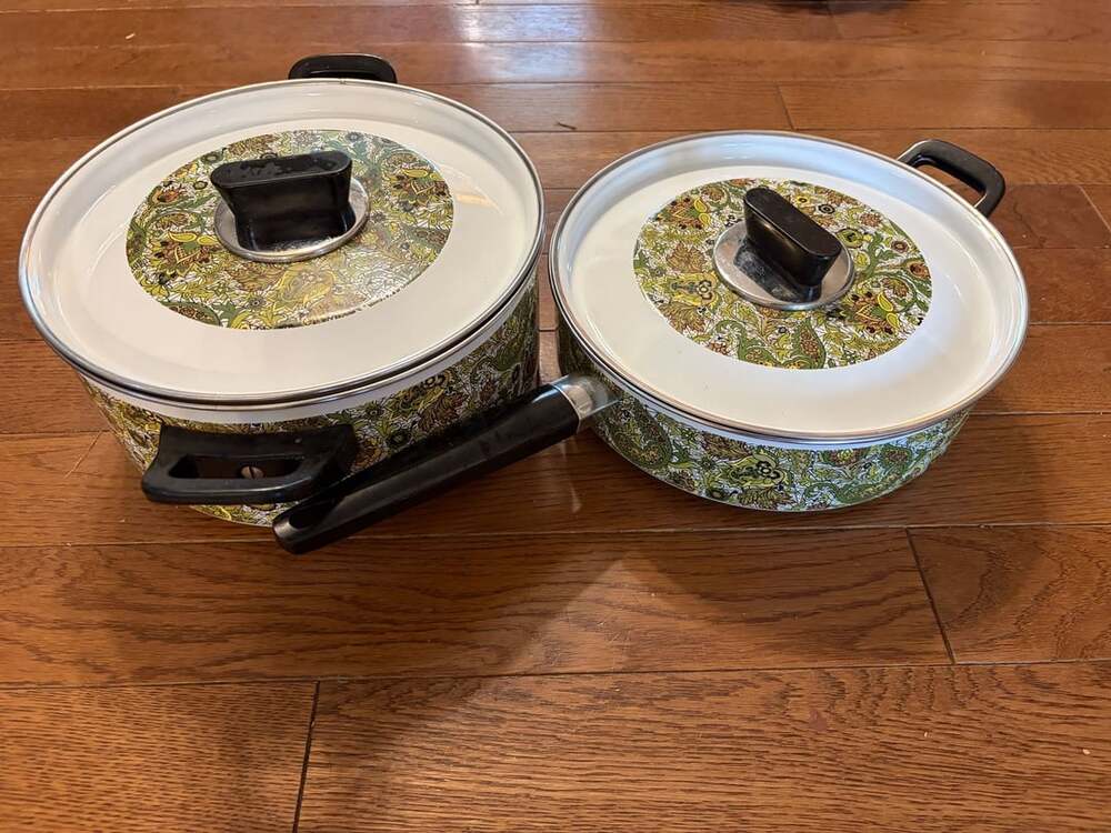 Fancipans Vintage Avocado Green Paisley Enamelware Saucepan Set